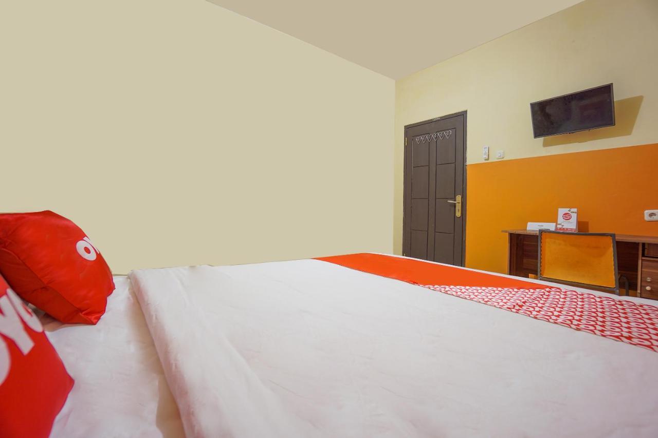 โอโย 2639 อ็อกซี ทาวน์เฮาส์ Hotel มานาโด ภายนอก รูปภาพ